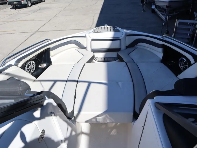 Slide: The Image of Yamaha 242SE 2020 - 17