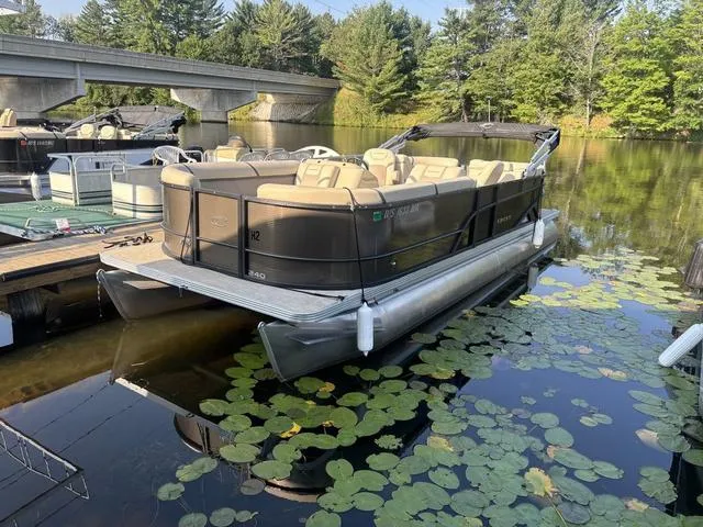 Slide: The Image of Crest CLASSIC LX 240 SLC 2023 - 3