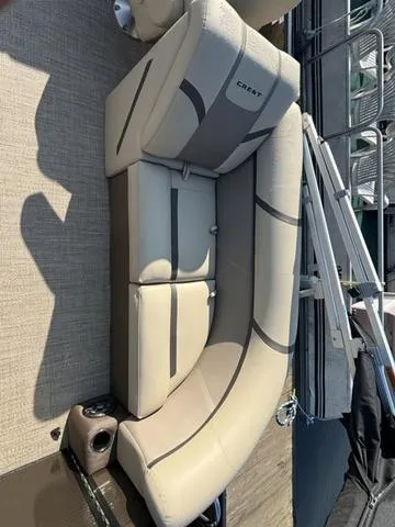 Slide: The Image of Crest CLASSIC LX 240 SLC 2023 - 8