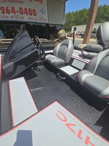 Slide: The Image of Xpress H17C Crappie 2025 - 20