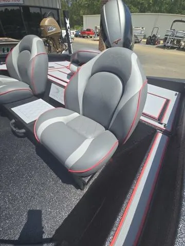 Slide: The Image of Xpress H17C Crappie 2025 - 21