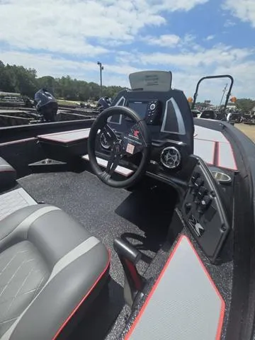 Slide: The Image of Xpress H17C Crappie 2025 - 24