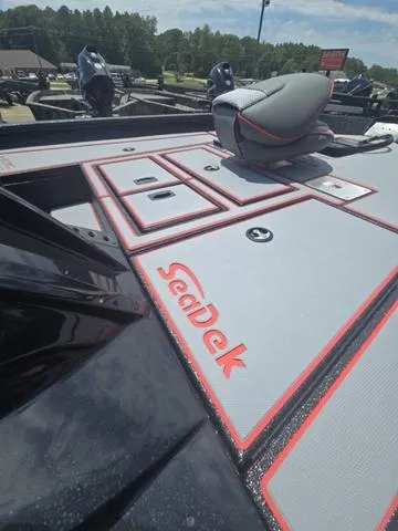 Slide: The Image of Xpress H17C Crappie 2025 - 26