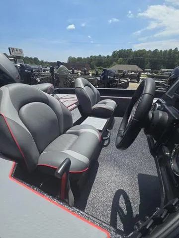 Slide: The Image of Xpress H17C Crappie 2025 - 28