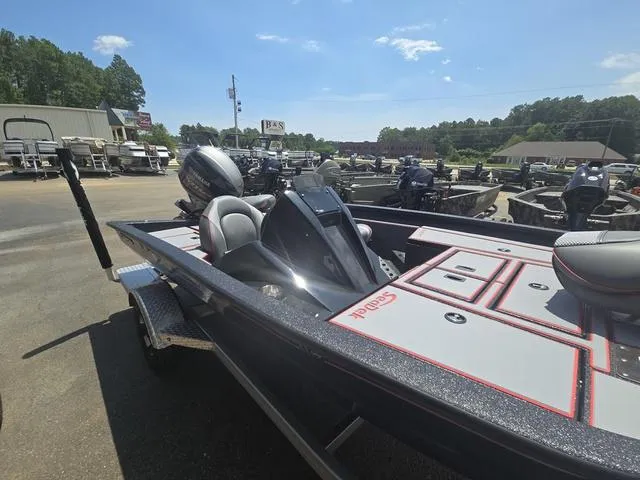 Slide: The Image of Xpress H17C Crappie 2025 - 5