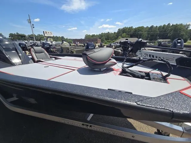 Slide: The Image of Xpress H20 Bass 2025 - 17