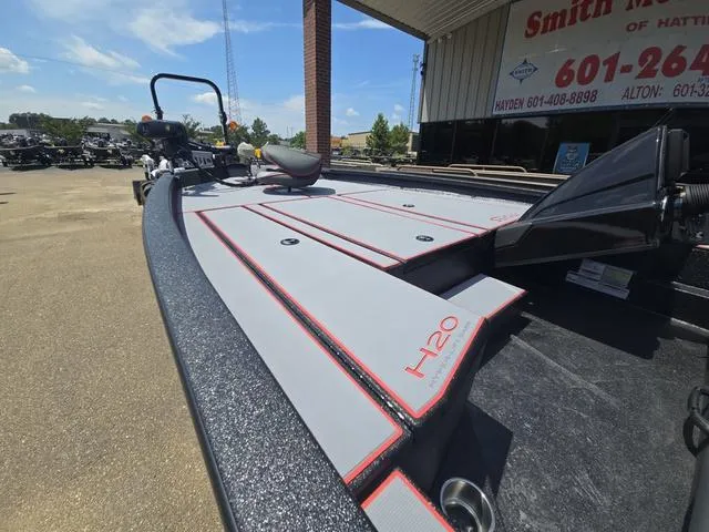 Slide: The Image of Xpress H20 Bass 2025 - 2