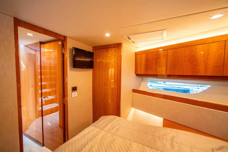 Slide: The Image of Riviera 525 SUV 2020 - 50