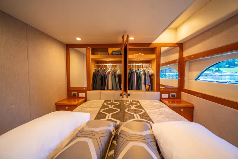 Slide: The Image of Riviera 525 SUV 2020 - 52