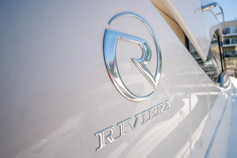 Slide: The Image of Riviera 525 SUV 2020 - 53