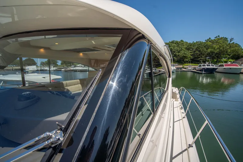 Slide: The Image of Riviera 525 SUV 2020 - 58