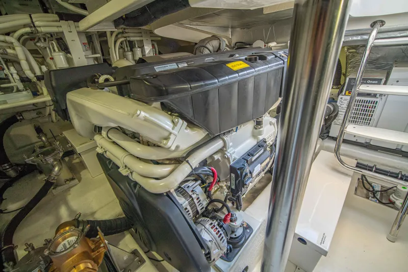 Slide: The Image of Riviera 525 SUV 2020 - 65