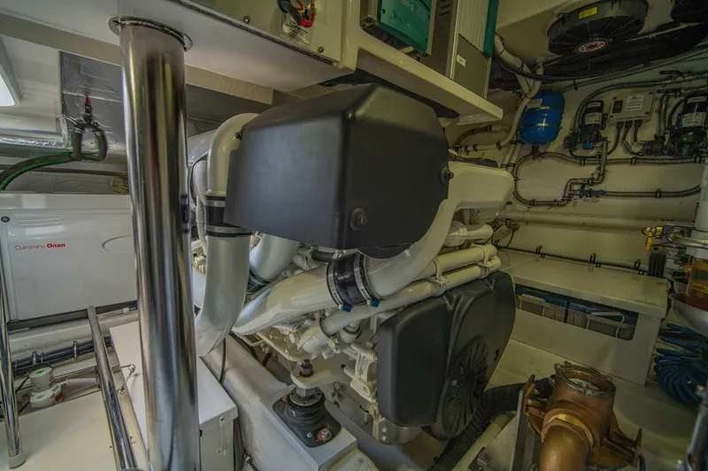 Slide: The Image of Riviera 525 SUV 2020 - 69