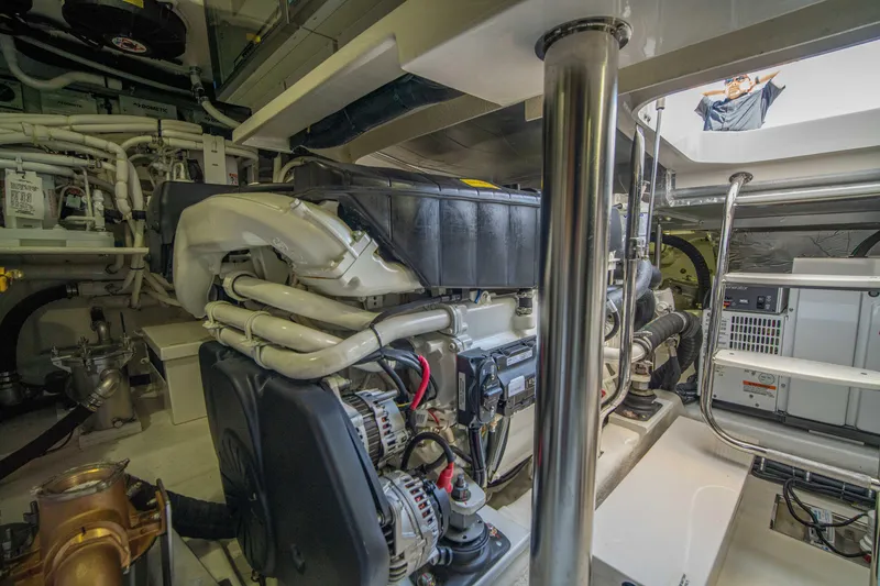 Slide: The Image of Riviera 525 SUV 2020 - 70