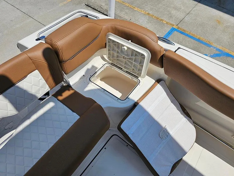 Slide: The Image of 2025 Pioneer Boats Islander 222 - 12