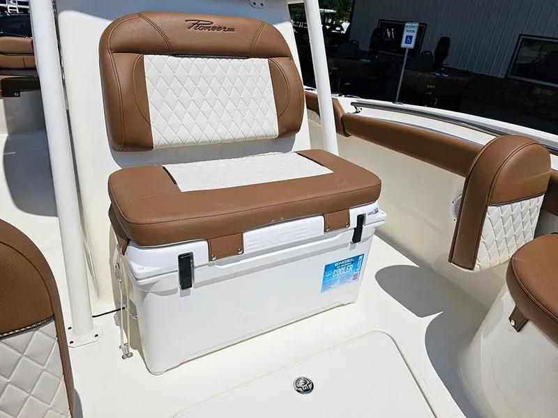 Slide: The Image of 2025 Pioneer Boats Islander 222 - 21
