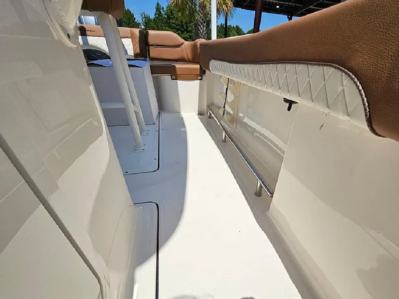 Slide: The Image of 2025 Pioneer Boats Islander 222 - 26