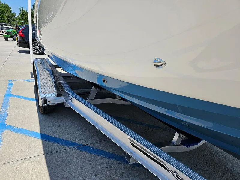 Slide: The Image of 2025 Pioneer Boats Islander 222 - 29