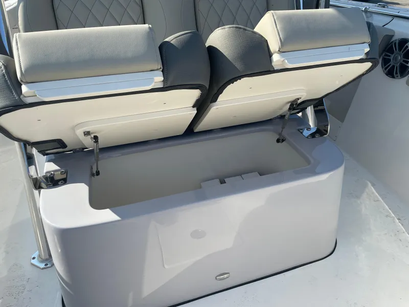 Slide: The Image of Key West 291 FS w/ Twin 350 & Joystick 2025 - 24