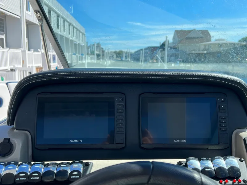Slide: The Image of 2022 Crownline E305 XS Garmin Displays - 18