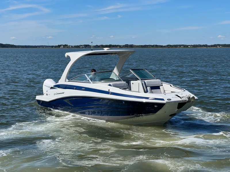 The Image of 2022 Crownline E305 XS Starboard Forward Quarter 4 - 3