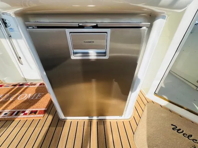 Slide: The Image of Carver 466 Motor Yacht 2002 - 20