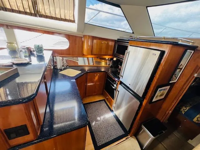 Slide: The Image of Carver 466 Motor Yacht 2002 - 28