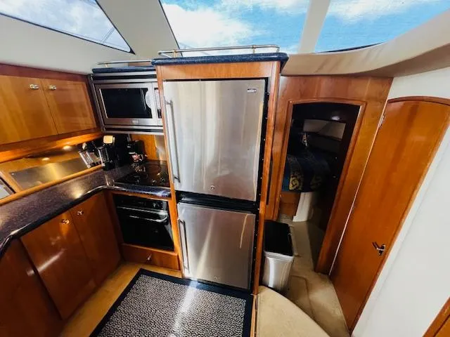 Slide: The Image of Carver 466 Motor Yacht 2002 - 29