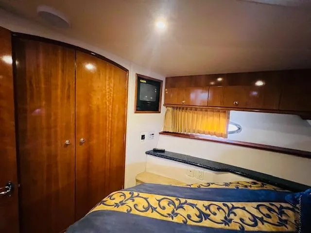 Slide: The Image of Carver 466 Motor Yacht 2002 - 33