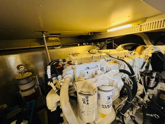 Slide: The Image of Carver 466 Motor Yacht 2002 - 47