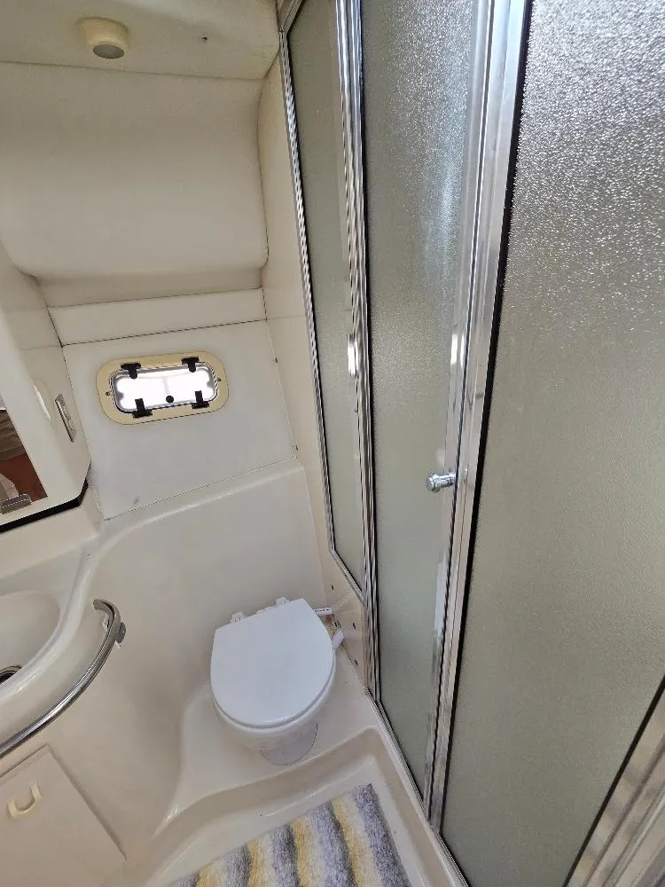 Slide: The Image of Bayliner 3258 CIERA COMMAND BRIDGE 2001 - 11