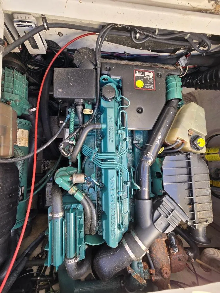 Slide: The Image of Bayliner 3258 CIERA COMMAND BRIDGE 2001 - 18