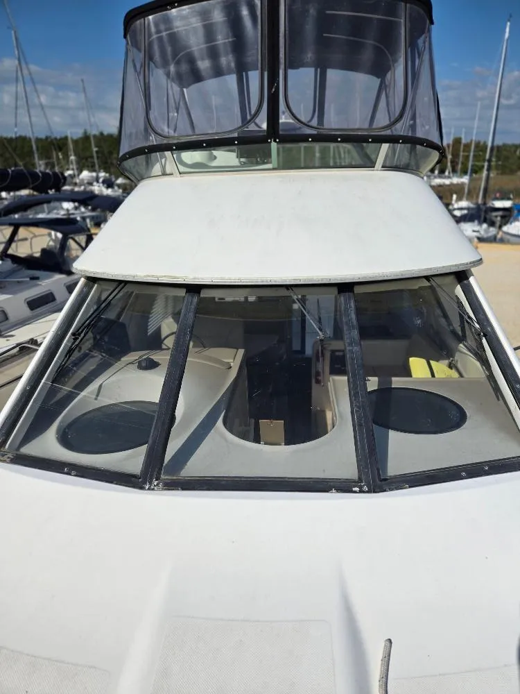 Slide: The Image of Bayliner 3258 CIERA COMMAND BRIDGE 2001 - 21