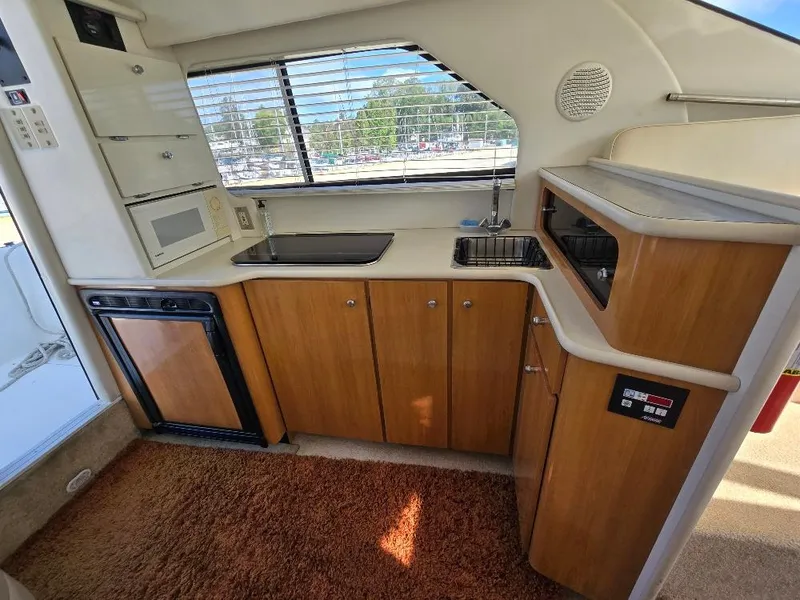 Slide: The Image of Bayliner 3258 CIERA COMMAND BRIDGE 2001 - 8