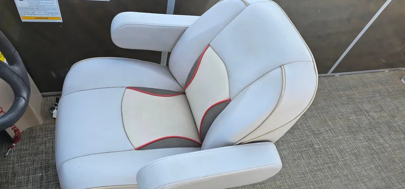Slide: The Image of 2017 G3 Sun Catcher V322C boat seat with white and red accents. - 8