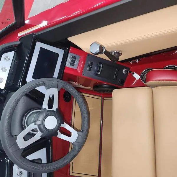 Slide: The Image of MasterCraft NXT22 2024 - 14