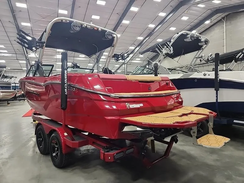 Slide: The Image of MasterCraft NXT22 2024 - 4