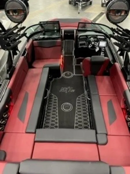 Slide: The Image of MasterCraft NXT24 2024 - 16