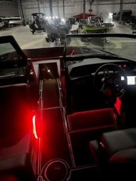 Slide: The Image of MasterCraft NXT24 2024 - 20