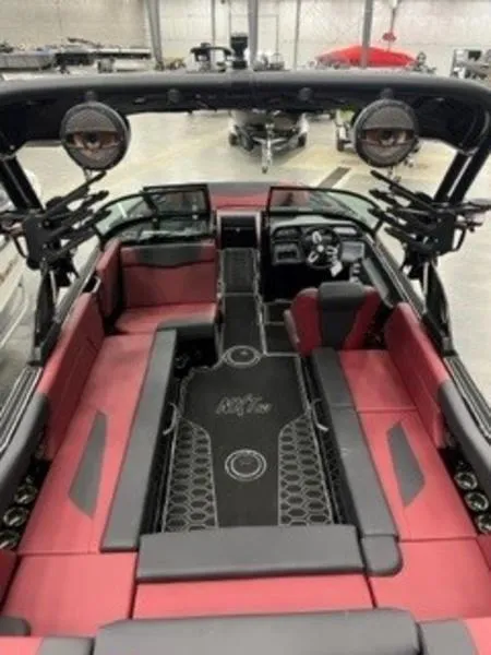 Slide: The Image of MasterCraft NXT24 2024 - 7