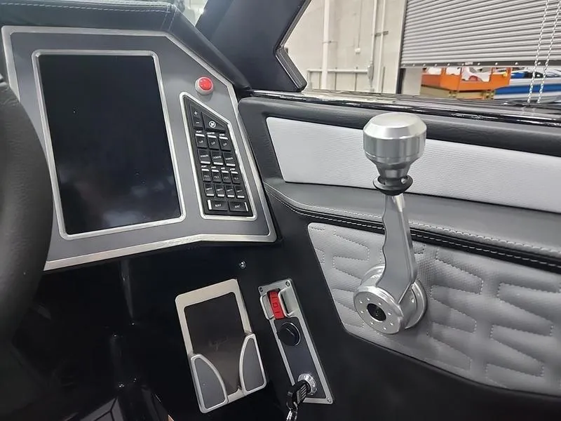 Slide: The Image of MasterCraft X24 2024 - 14