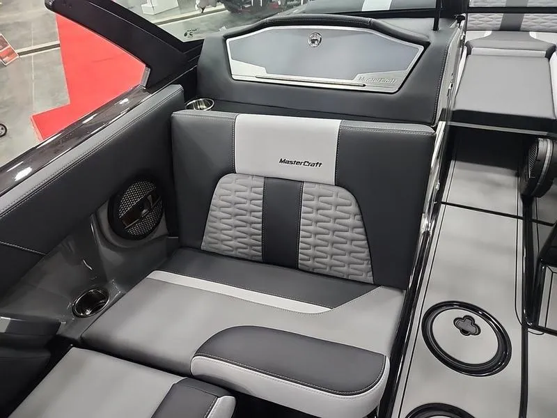 Slide: The Image of MasterCraft X24 2024 - 16