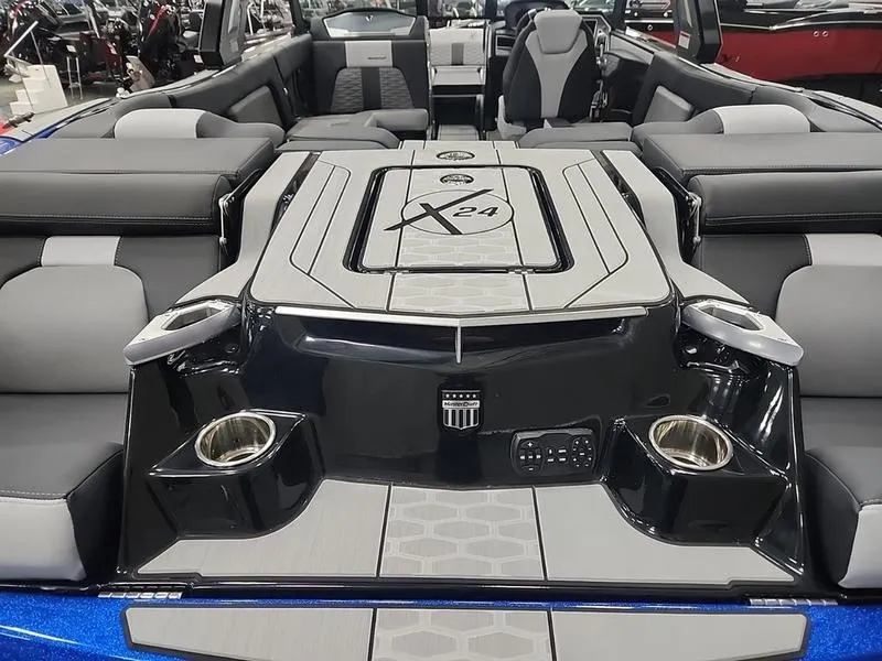 Slide: The Image of MasterCraft X24 2024 - 7