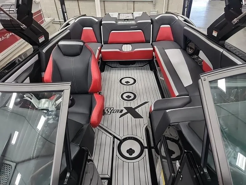 Slide: The Image of MasterCraft XStar S 2024 - 11