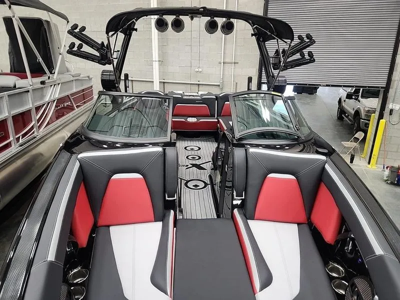 Slide: The Image of MasterCraft XStar S 2024 - 9
