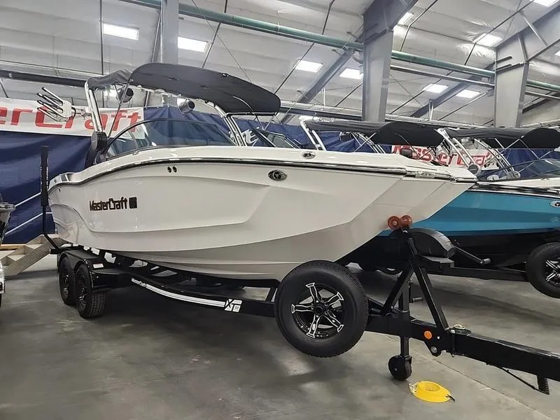 The Image of MasterCraft XT22 2024 - 1
