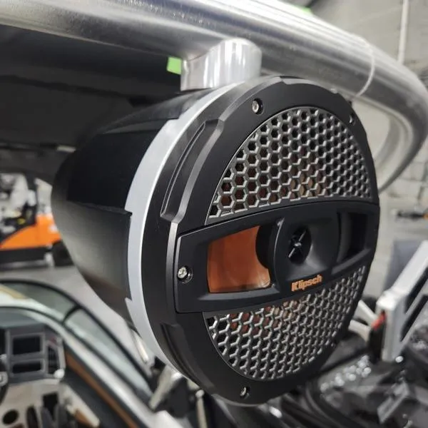 Slide: The Image of MasterCraft XT22 2024 - 11