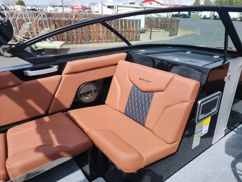 Slide: The Image of MasterCraft NXT24 2024 - 10