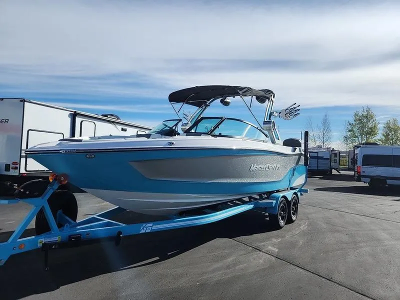 Slide: The Image of MasterCraft XT25 2024 - 6