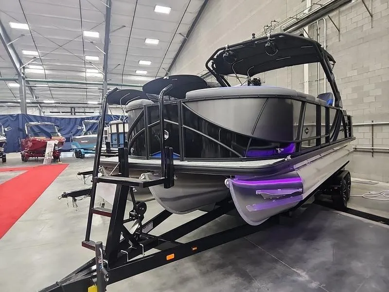 Slide: The Image of South Bay 523ULE ARCH 3.0+ 2024 - 3